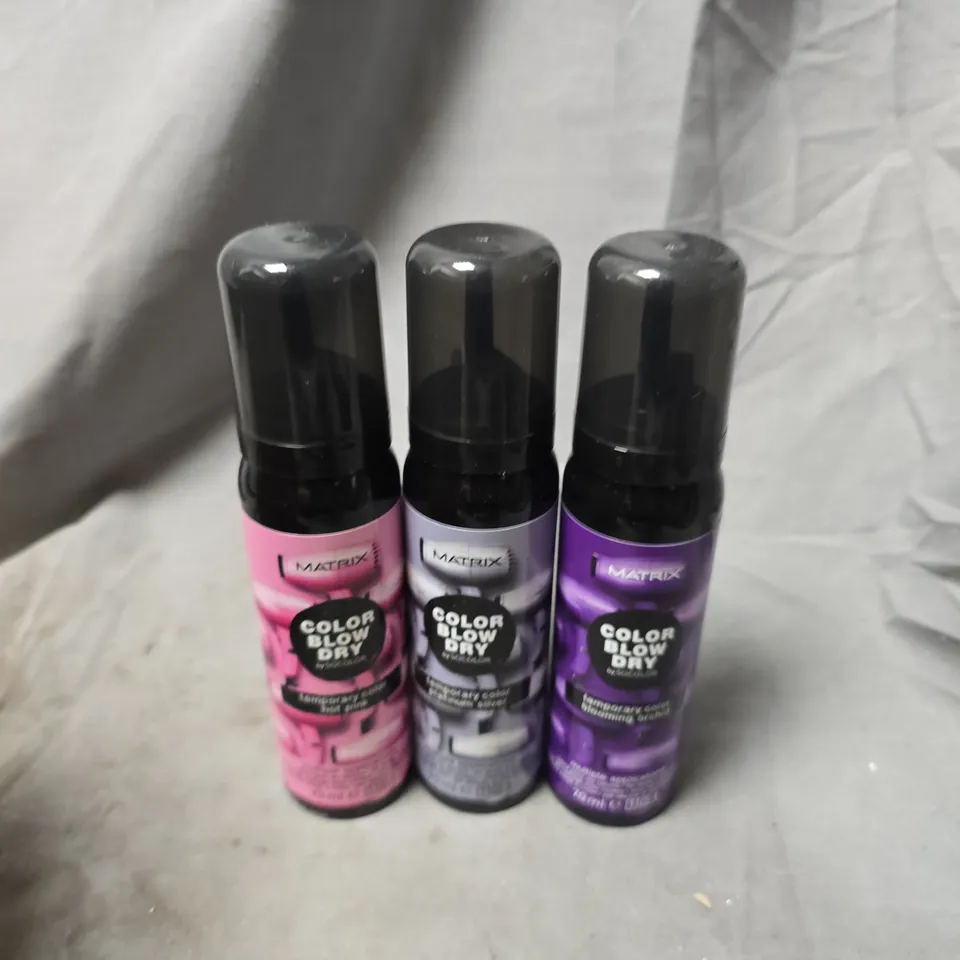 APPROXIMATELY 20 ASSORTED MATRIX BLOW DRY SPRAYS TO INCLUDE HOT PINK, BLOOMING ORCHID, PLATINUM SILVER, ETC - COLLECTION ONLY
