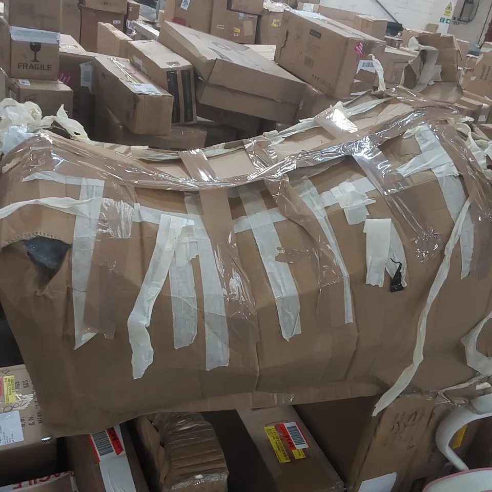 BOXED MOSES BASKET WITH BEDDING WITH MATTRESS