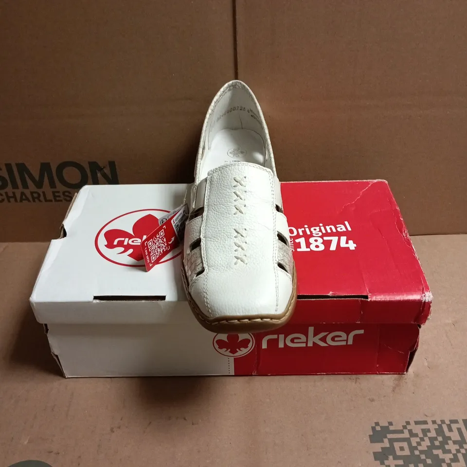 BOXED PAIR OF RIEKER 41385 SLIP-ON SHOES - 6