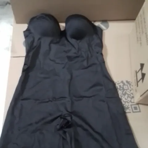 BOX CONTAINING APPROXIMATELY 3 BRAND NEW MAGISCULPT WOMEN'S BODY SUIT BLACK 38E