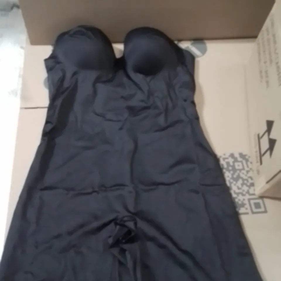 BOX CONTAINING APPROXIMATELY 3 BRAND NEW MAGISCULPT WOMEN'S BODY SUIT BLACK 38E