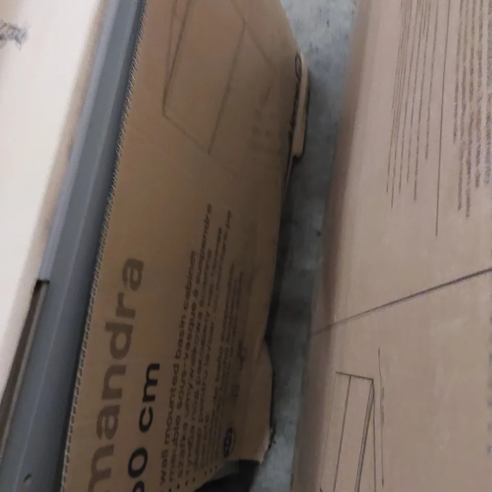 BOXED IMANDRA WALL MOUNTED BASIN 