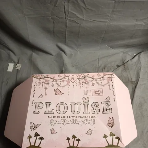 P LOUISE MAKEUP SET – PINK GIFT BOX