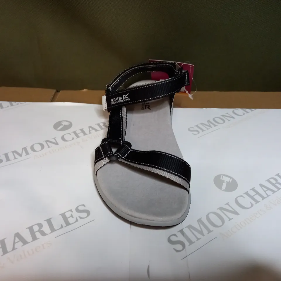 REGATTA LADY SANTA SOL SANDALS SIZE 6