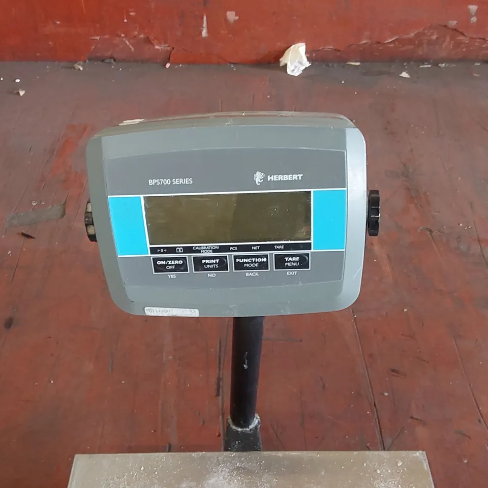 HERBERT BPS 700 SERIES SCALES WITH STAINLESS STEEL WEIGHING PLATFORM