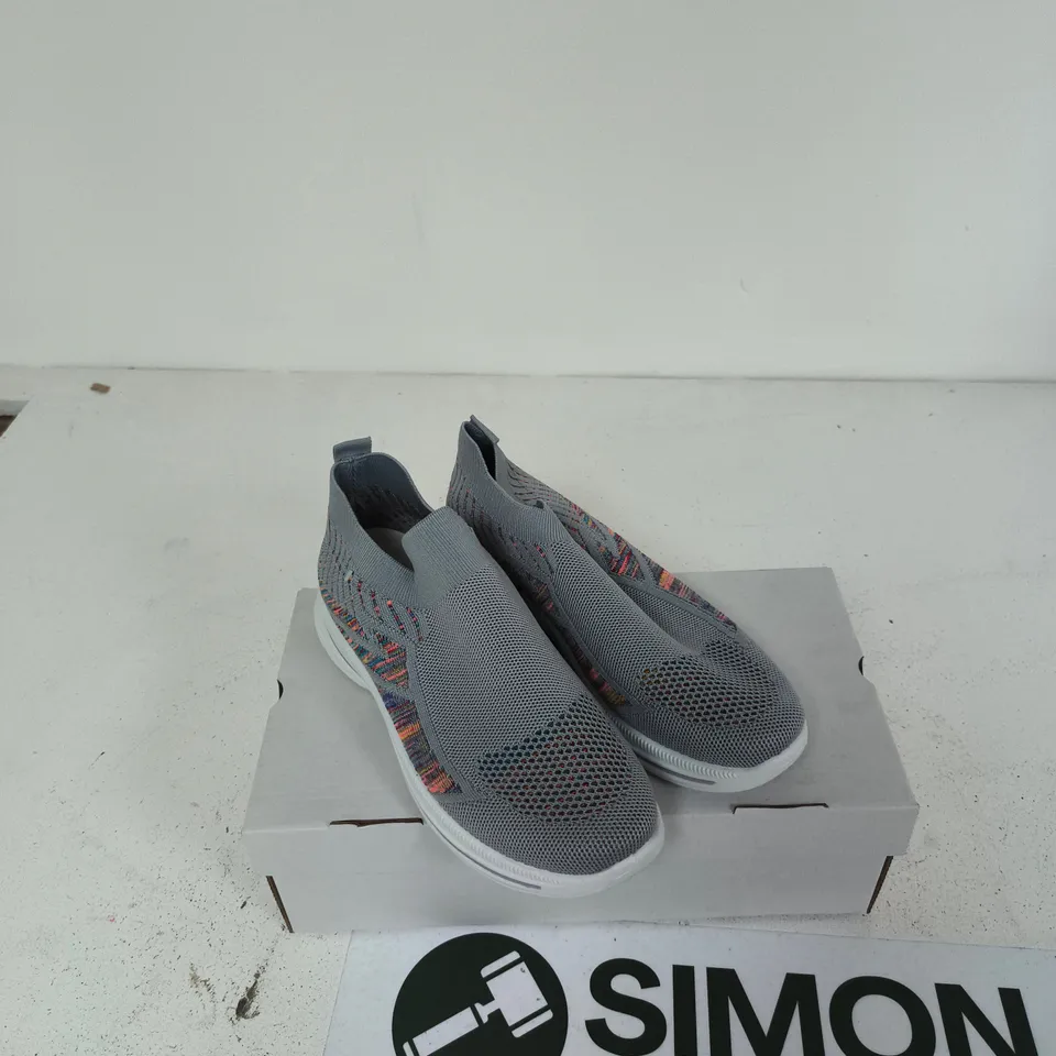 URBAN JACKS KNIT SLIP-ON TRAINERS – GREY, UK SIZE 7
