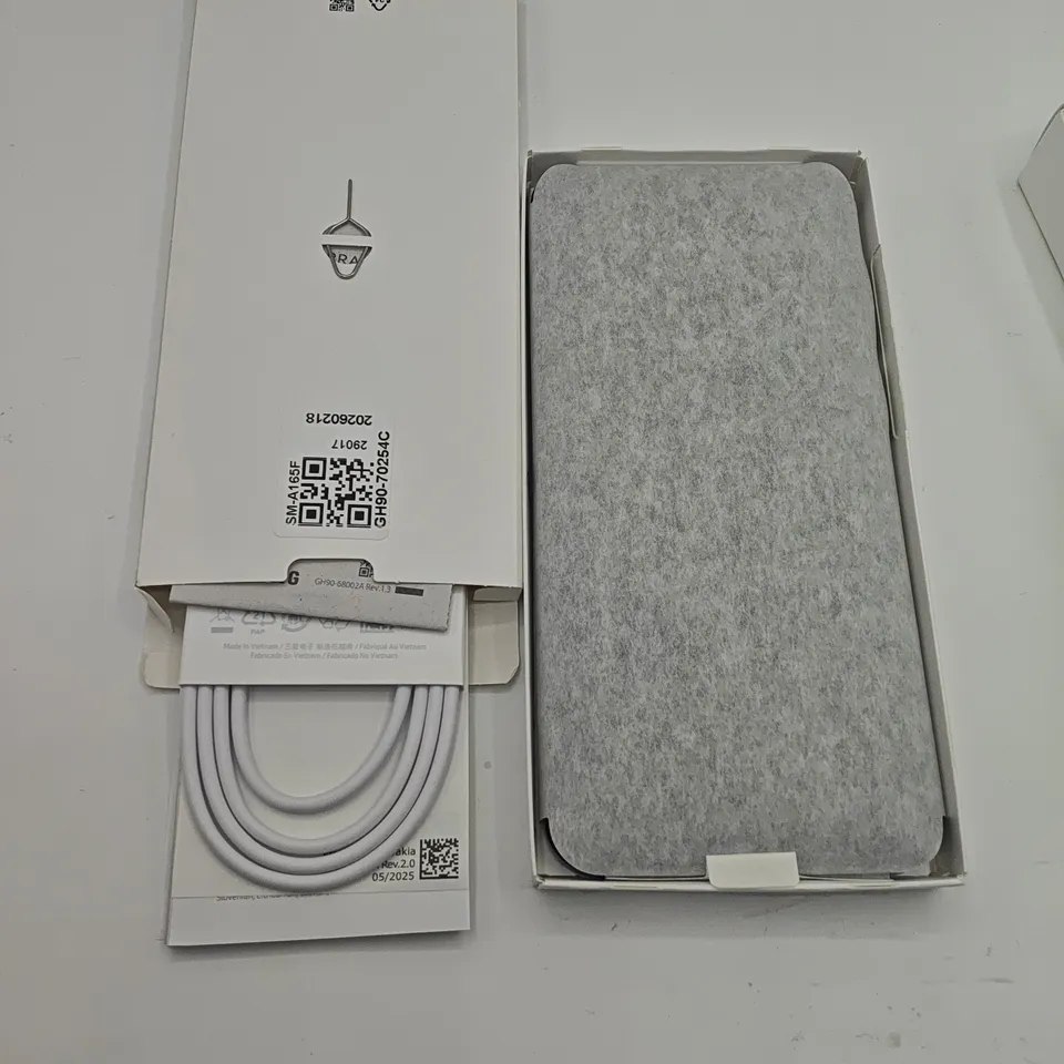 BOXED SAMSUNG GALAXY A16 4/128GB IN BLACK - SM-A165F
