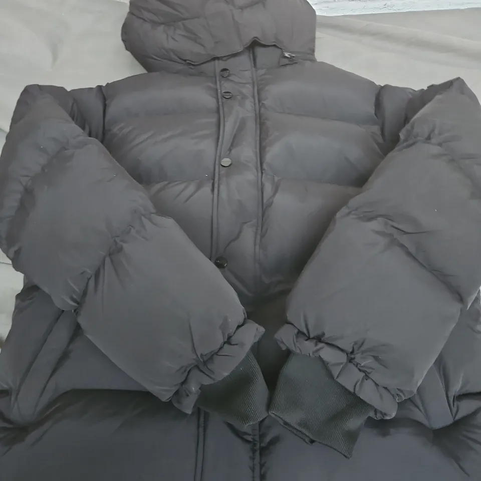 GABOS LONDON BLACK PUFFER JACKET, SIZE M 