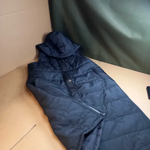 BLACK PUFFER SLEEVELESS HOODED COAT
