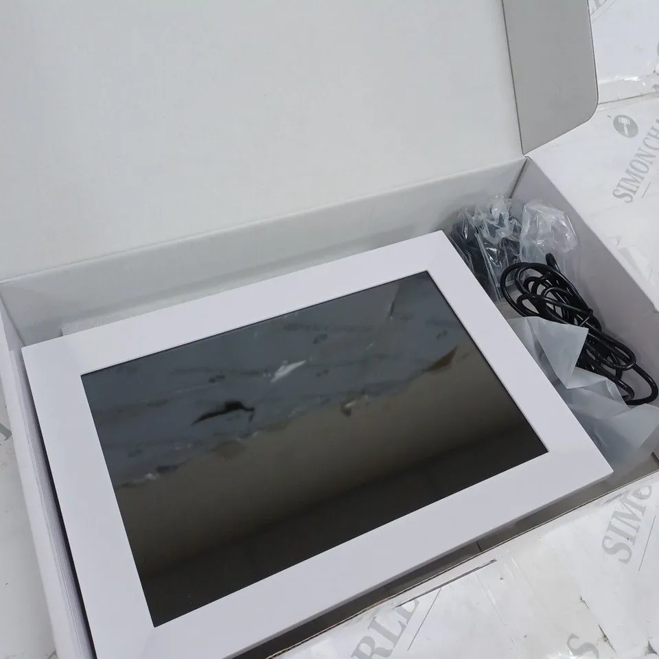 BOXED BELL & HOWELL SMART PHOTO FRAME 10.1" BHDPF101