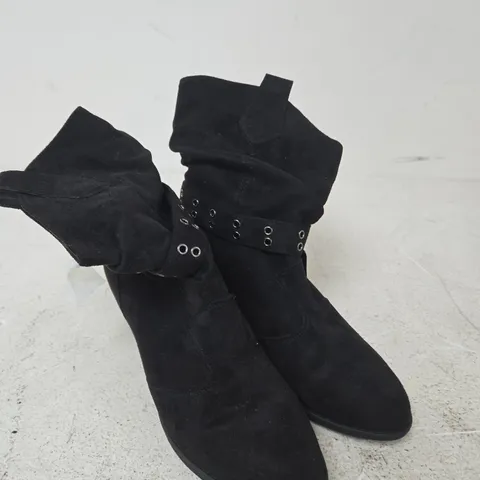 LASCANA BLACK SUEDE ANKLE BOOTS WITH GROMMET STRAP – UK 8 
