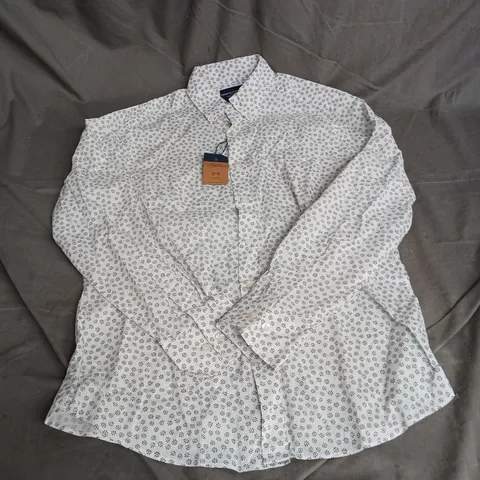 CHARLES TYRWHITT SLIM FIT SHIRT IN WHITE & BLACK FLORAL SIZE M