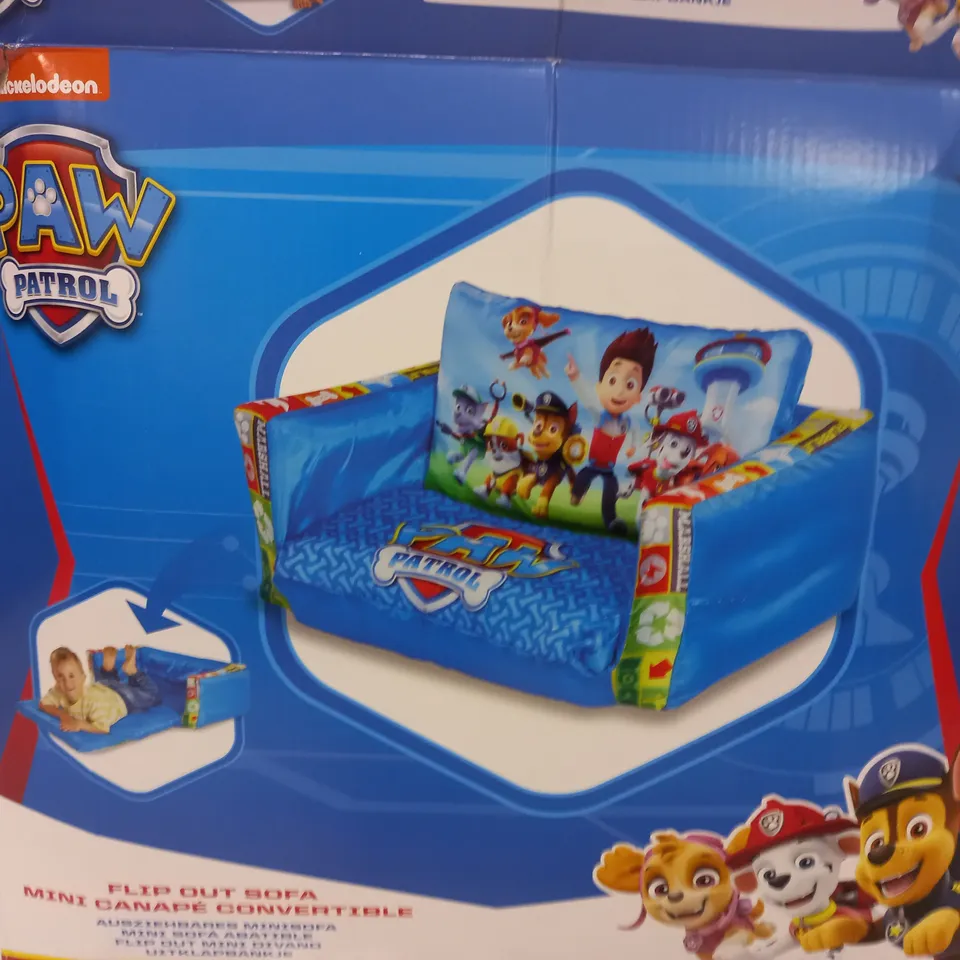 PAW PATROL FLIP OUT SOFA WITH PAW PATROL CHASE MAGIC NIGHTLIGHT RRP £24.99