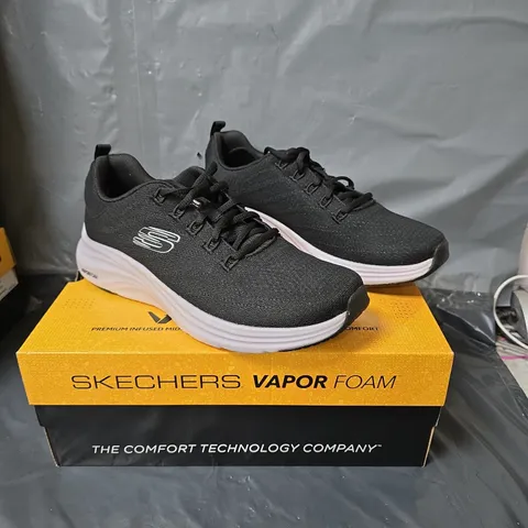 SKECHERS VAPOR FOAM TRAINERS - BLACK - SIZE 6