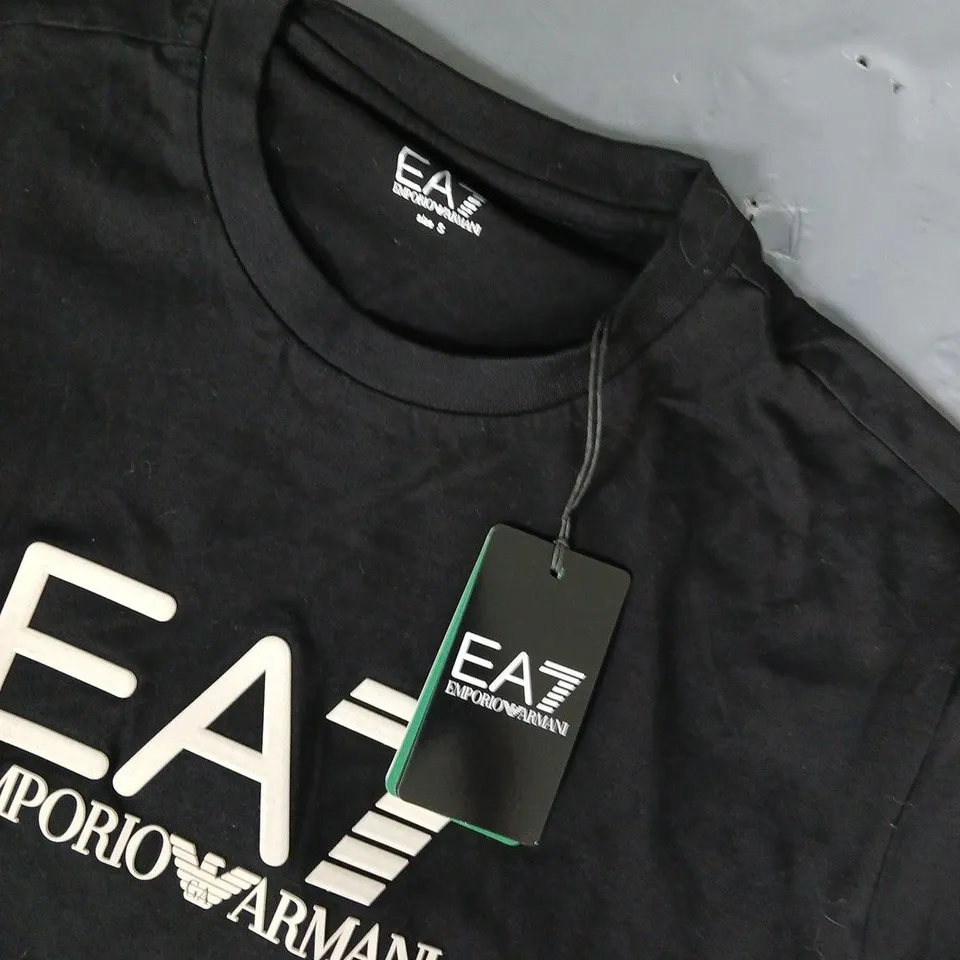 EMPORIO ARMANI TRAIN VISIBILITY CREW IN BLACK - SMALL