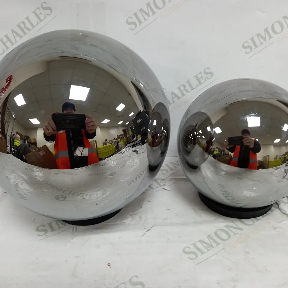 BOXED KELLY HOPPEN SET OF 2 INDOOR OUTDOOR PRELIT GLASS DECOR, REFLECTIVE ORBS