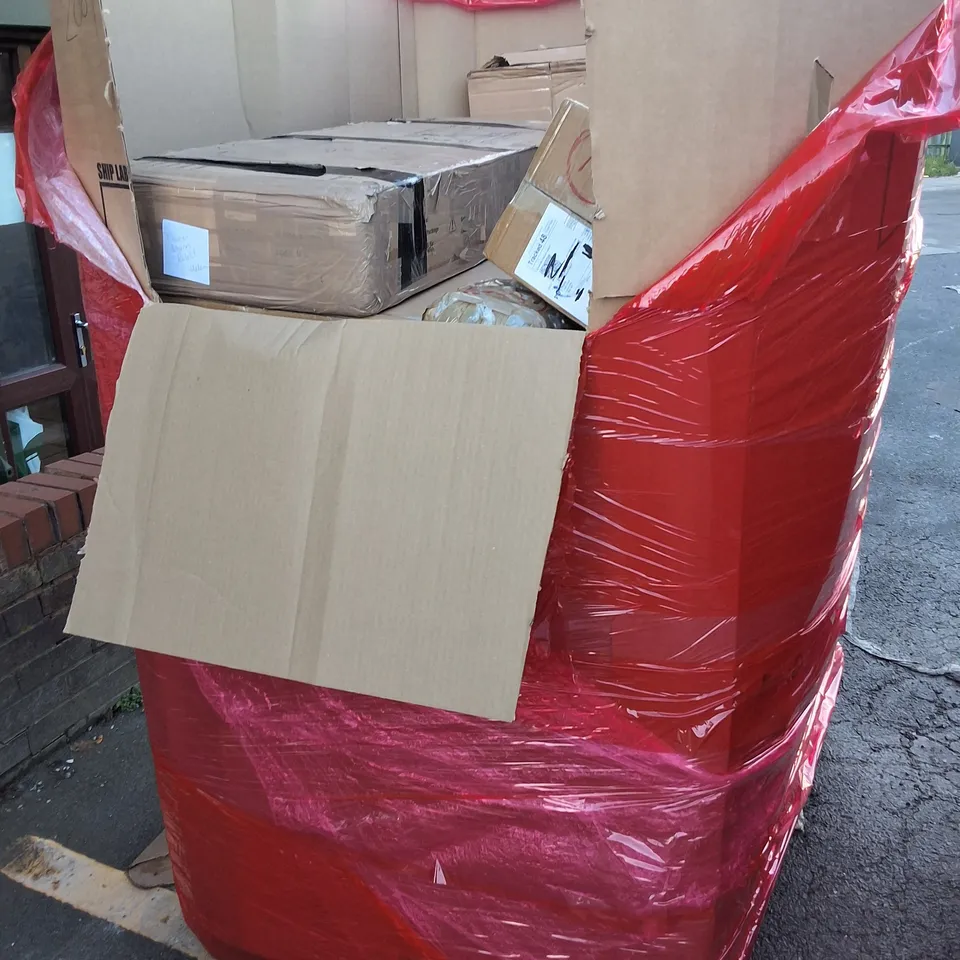 PALLET OF ASSORTED HOUSEHOLD ITEMS TO INCLUDE 20L DEHUMIDIFIER, STEAM CLEANER AND LED CEILING LIGHT 
