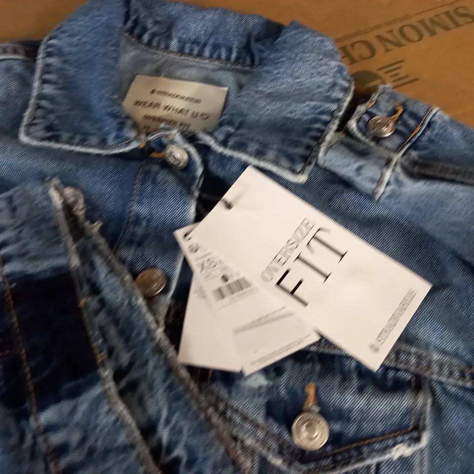 STRADIVARIUS OVERSIZED FIT DENIM JACKET - EUR XS