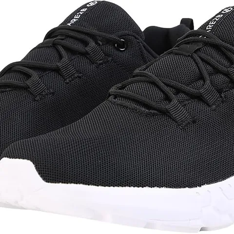 BRAND NEW DARE2B MENS HEX SWIFT TRAINERS IN BLACK/WHITE - UK 7