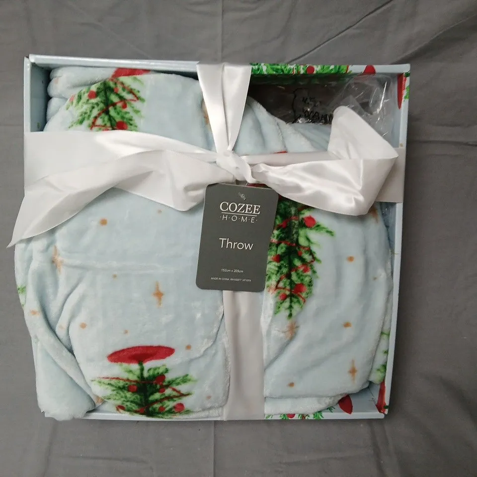 Cozee Home Throw Blanket – 152 x 203 cm, Christmas Tree Pattern