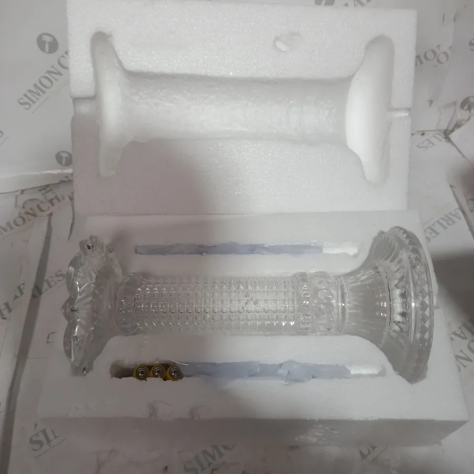 BOXED JULIAN MACDONALD PRE LIT GLASS LIGHT