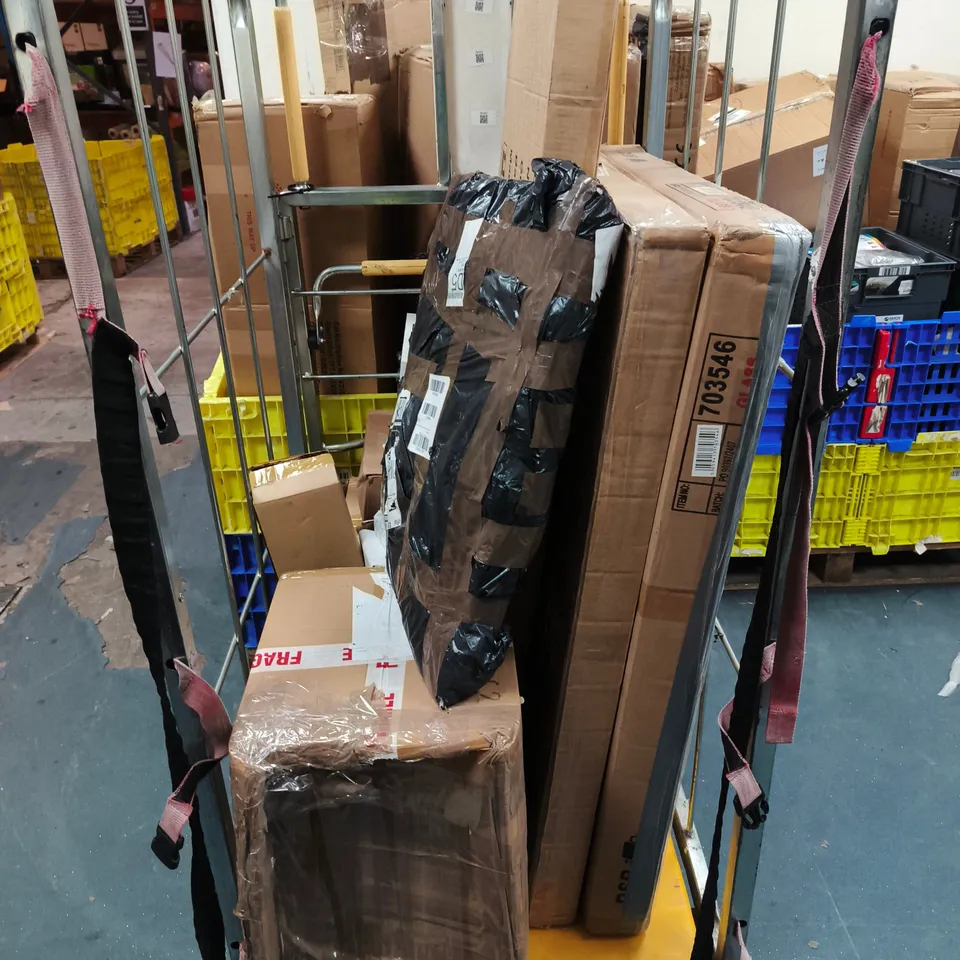 CAGE OF APPROXIMATELY 10 ASSORTED BROKEN ITEMS TO INCLUDE - CERAMIC HOB, MIRRORS, AND FESTIVE DECORATIONS ETC. COLLECTION ONLY