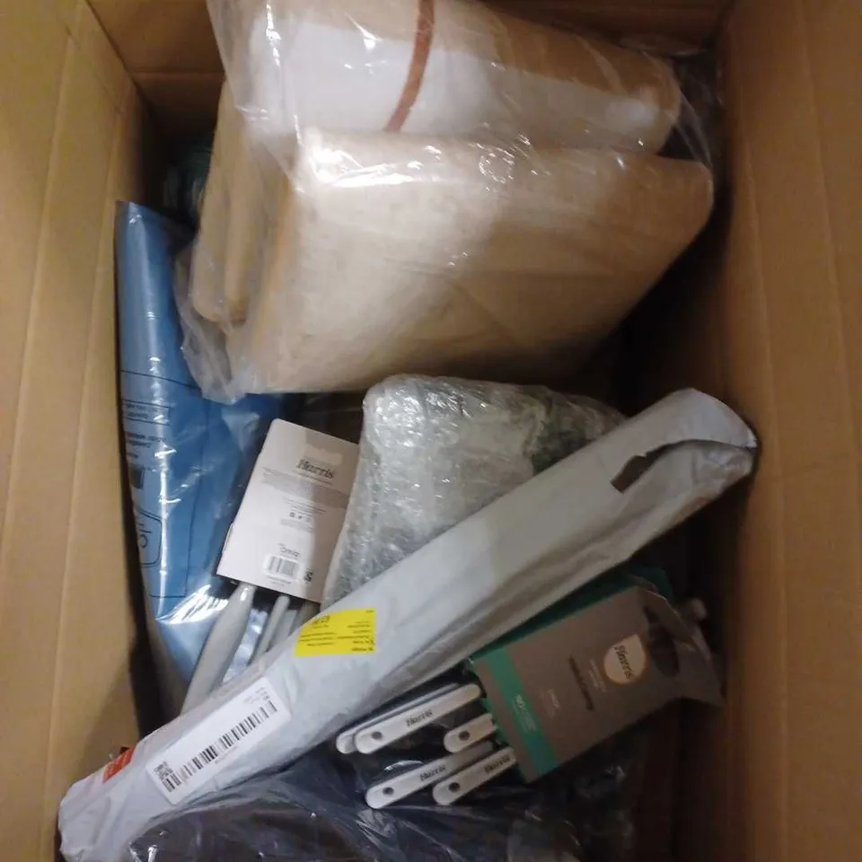 LARGE BOX OF APPROXIMATELY 12 ASSORTED ITEMS TO INCLUDE - POLLY STOCKTON MUG - STANLEY TAPE MEASURE - TARGUS BACKPACK - ETC