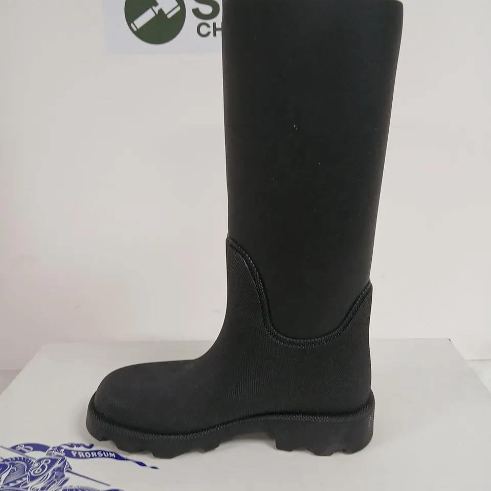 BURBERRY BLACK KNEE-HIGH BOOTS – UK 8 (EU 42)