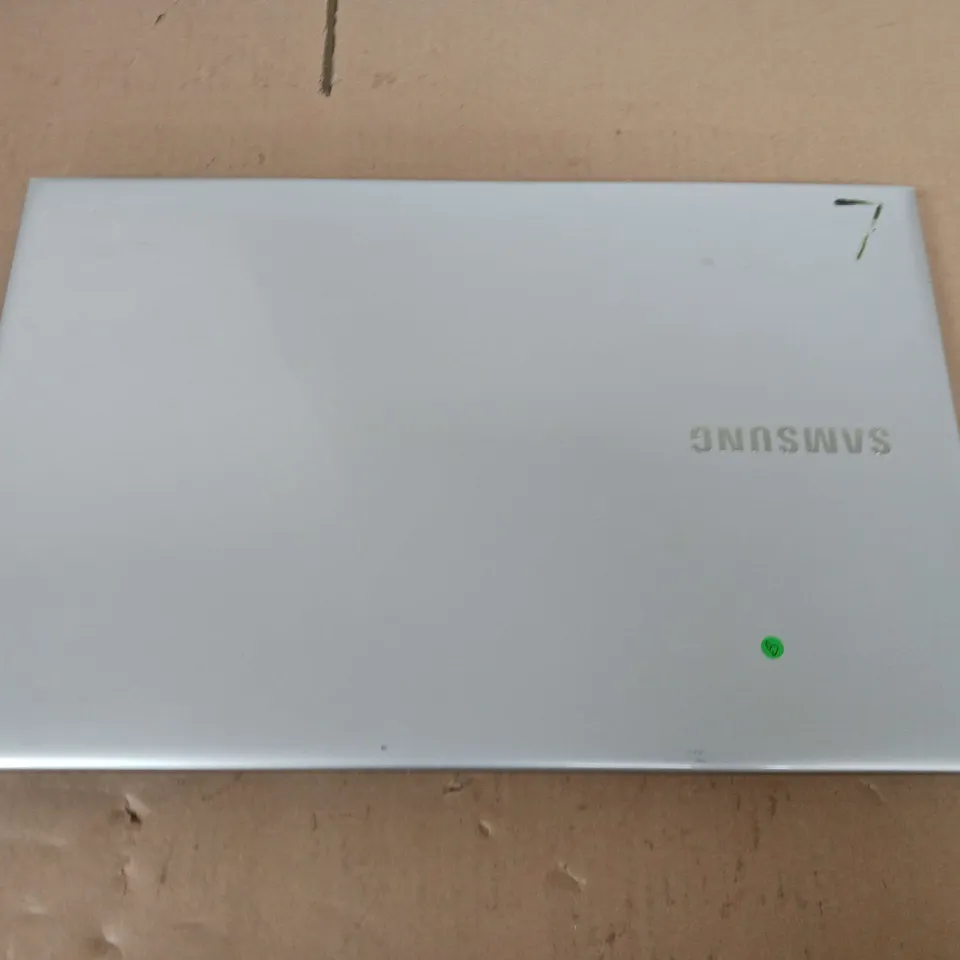 SAMSUNG 370R4E/370R4V/370R5E/3570RE/370R5V 15 INCH	I3-3110M 2.40GHZ