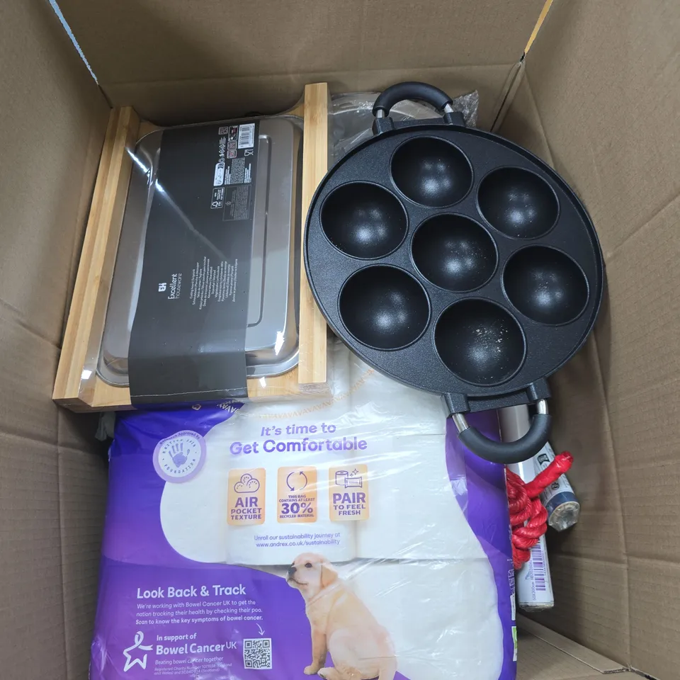 BOX OF APPROXIMATELY 10 ASSORTED ITEMS INCLUDING SONUBAITS SUPER CRUSH 2KG, A SHOWER CURTAIN WITH GREEN LEAVES AND EXCELLENT HOMEWARE CUTTING BOARD
