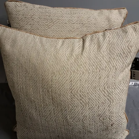 PAIR OF RIPPLE NATURAL FILLED CUSHIONS - 43X43CM