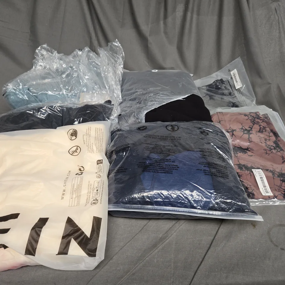 BOX OF ASSORTED CLOTHING ITEMS IN VARIOUS COLOURS, STYLE AND SIZES 
