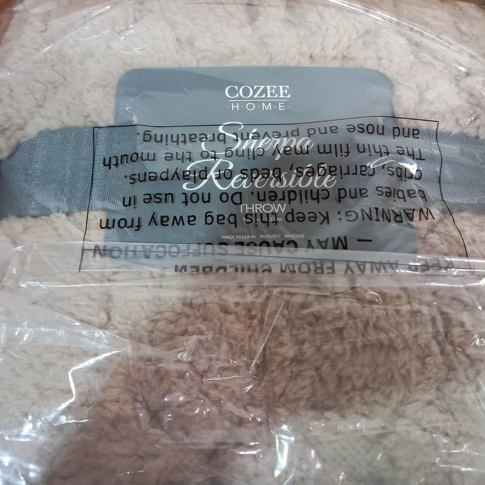 COZEE HOME ULTRASONIC SHERPA REVERSE THROW