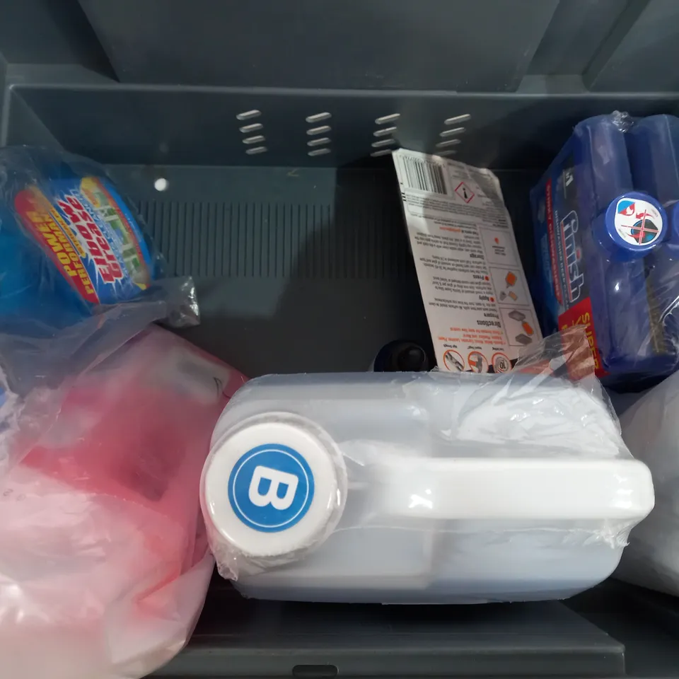 BOX OF APPROX 8 ASSORTED LIQUIDS TO INCLUDE - BMW COOLANT - ELBOW GREASE - FINISH DISHWASHER DEEP CLEAN ECT