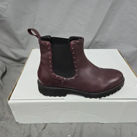 HUSH PUPPIES GWYNETH STUD BOOT – PLUM SIZE 5