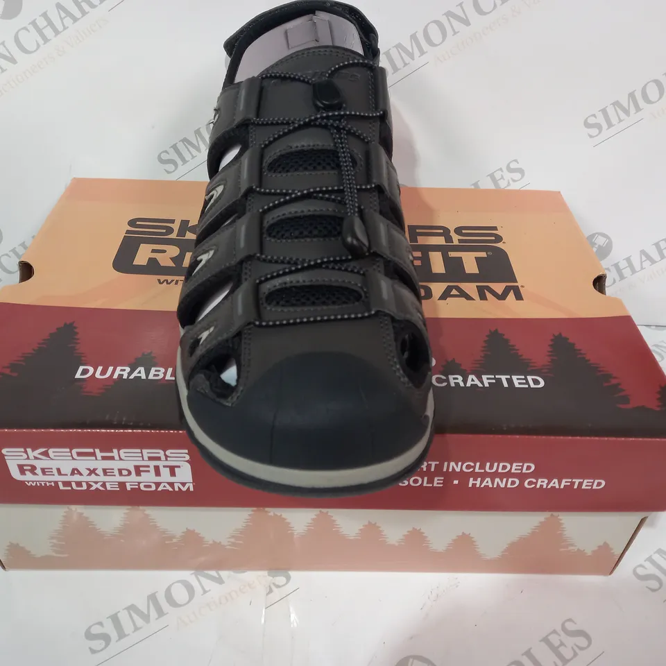 BOXED PAIR OF SKECHERS RELAXED FIT SANDALS IN GREY UK SIZE 12