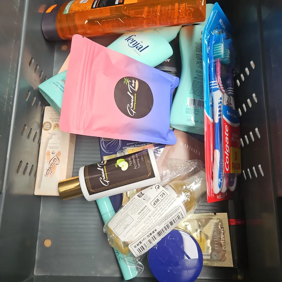 APPROXIMATEY 20 HEALTH AND BEAUTY PRODUCTS TO INCLUDE - VICTORA'S SECRET SHIMMER FRAGRANCE LOTION - BONDI SANDS ULTRA DARK SELF TANNING FOAM - L'ORAL REVITALIFT HYALURONIC ANTI-WRINKLE CREAM - ETC