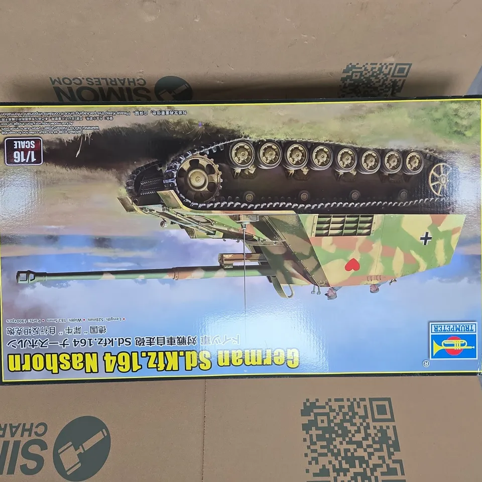 TRUMPETER GERMAN SD.KFZ 164 NASHORN 1/16 SCALE MODEL KIT (BOXED)