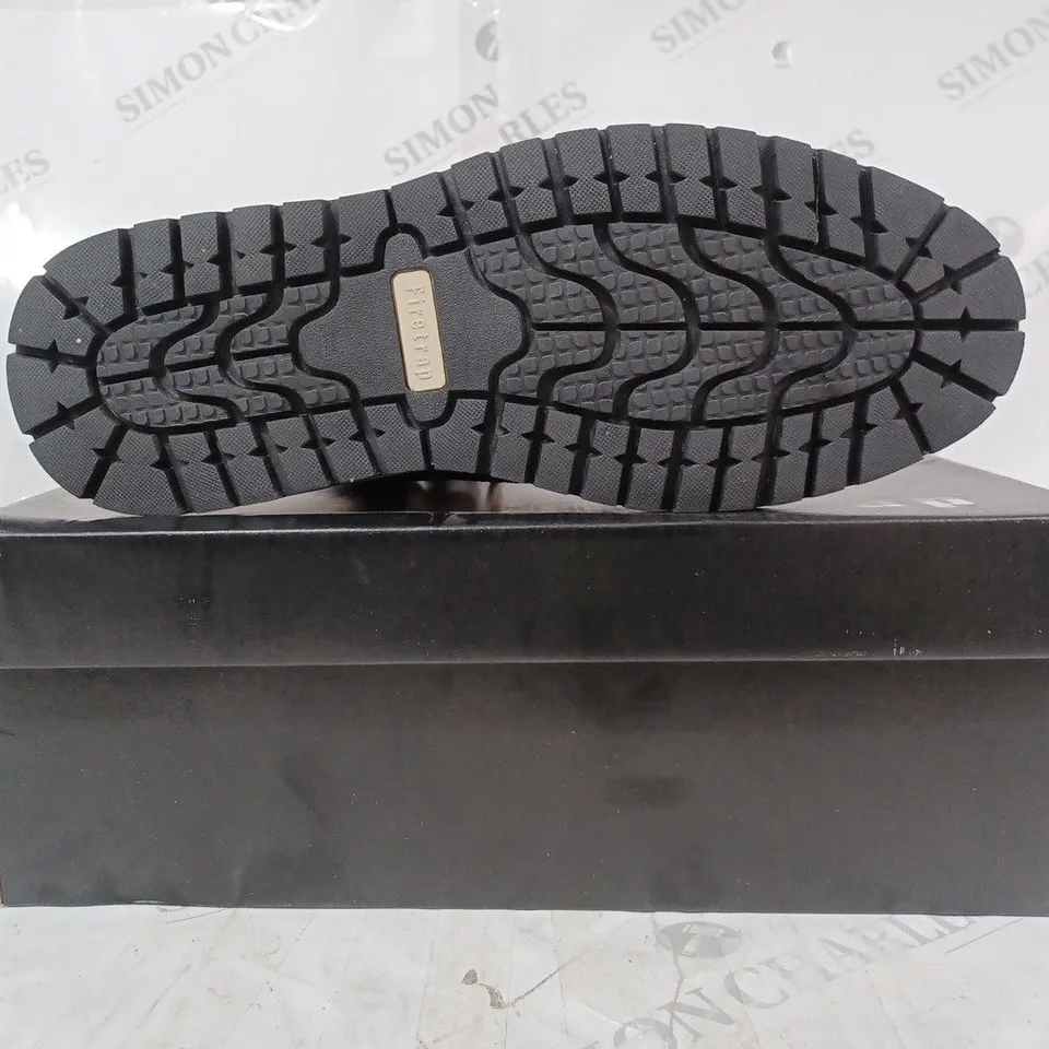 BOXED PAIR OF FIRETRAP AUBIN SHOES IN CAMEL COLOUR UK SIZE 9