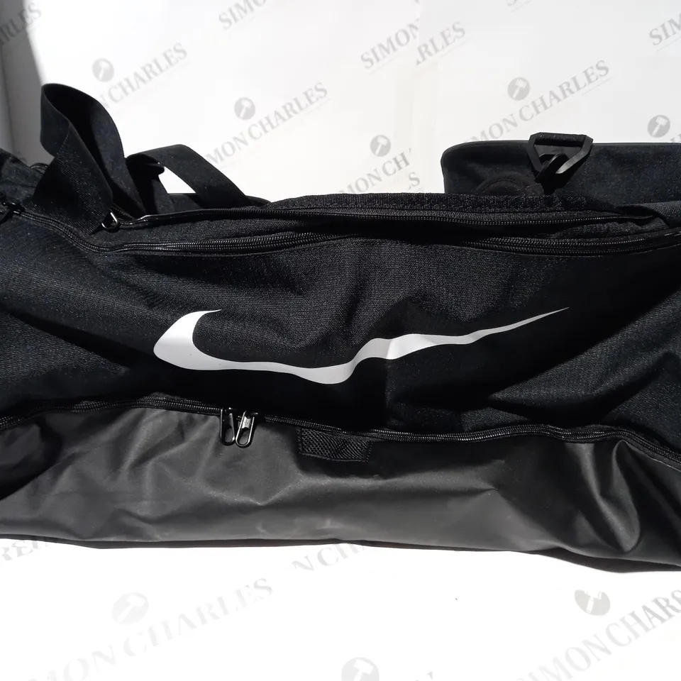 NIKE LIGHTWEIGHT DUFFLE BAG IN BLACK