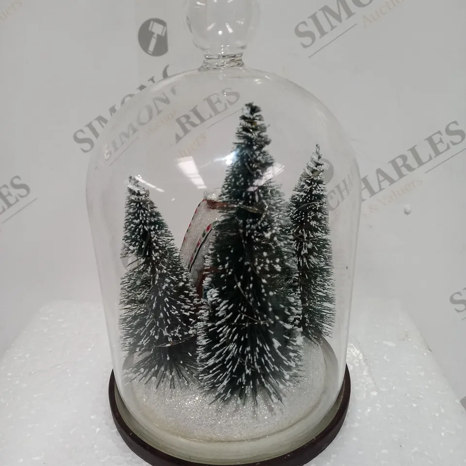 SANTA EXPRESS PRE-LIT FESTIVE SCENE IN GLASS CLOCHE DOME