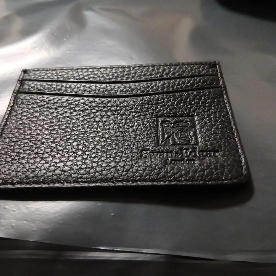 SWAN AND EDGAR BLACK LEATHER CARD HOLDER (PEBBLE GRAIN) – EMBOSSED LOGO