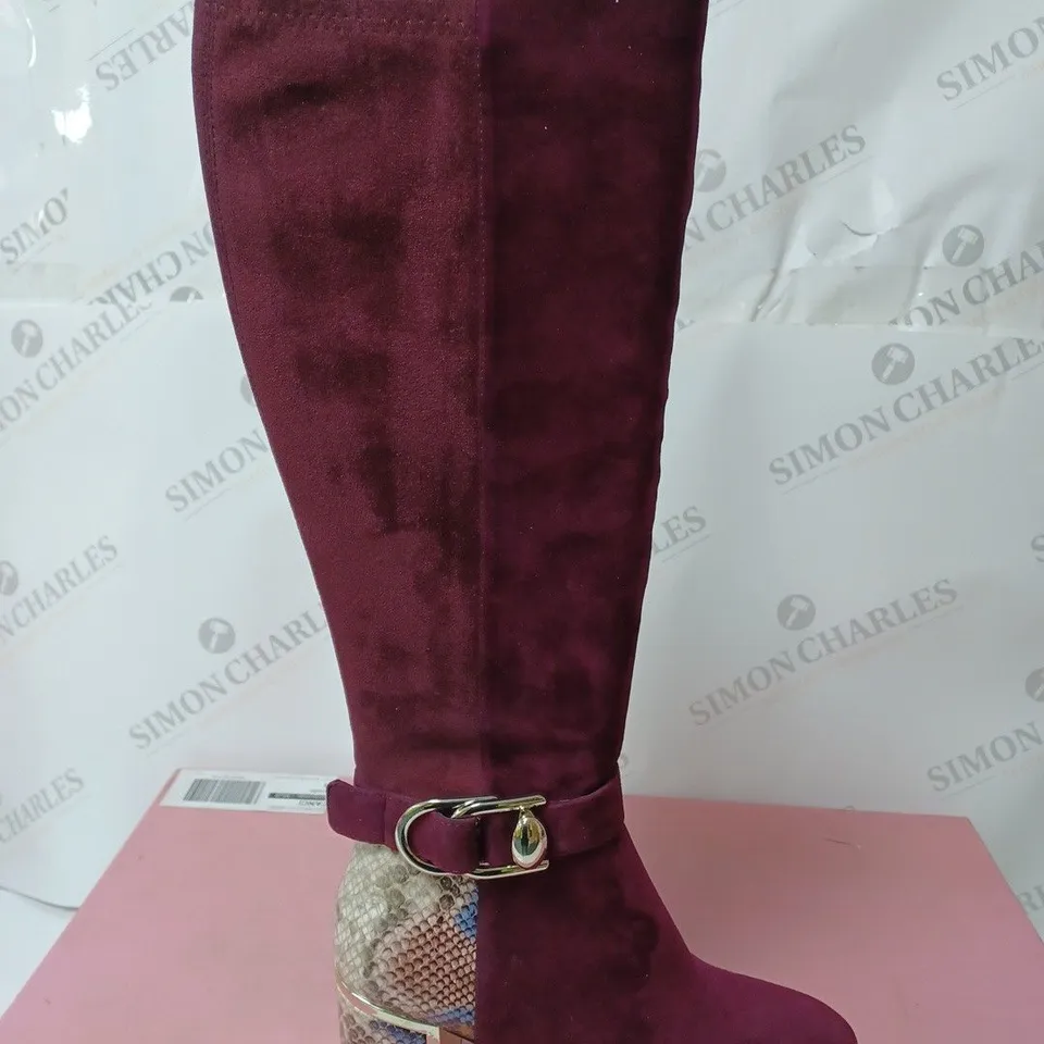 BOXED PAIR OF MODA IN PELLE TANCI KNEE HIGH BOOTS BURGUNDY SUEDE/SNAKE SIZE 3