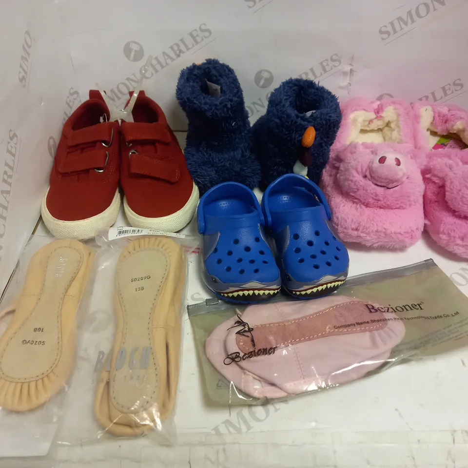 ASSORTED CHILDREN'S FOOTWEAR APPROX. 7 PAIRS 