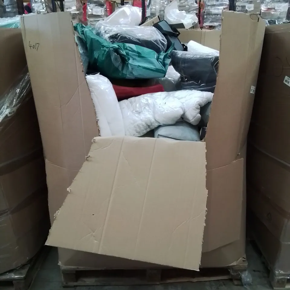 PALLET OF ASSORTED BEDROOM AND COMFORT BASED PRODUCTS TO INCLUDE; PILLOWS, SUPPORT SEAT CUSHIONS AND SIMILARLY RELATED GOODS