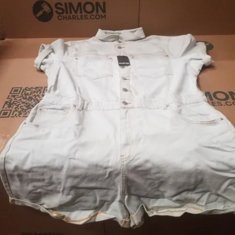 BOX CONTAINING APPROXIMATELY 2 BRAND NEW SIMPLY BE BLEACH WASH DENIM PLAYSUITS - SIZE 20