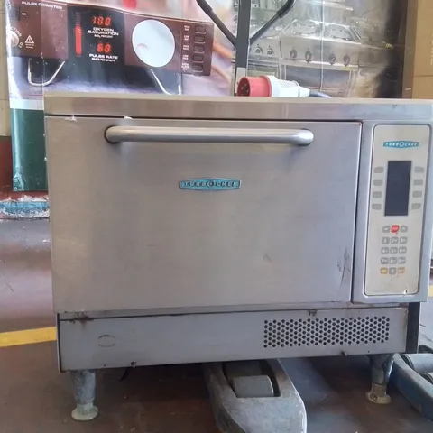 TURBOCHEF I3 HIGH-SPEED COUNTERTOP CONVECTION OVEN.