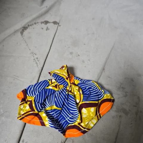 BOX OF APPROXIMATELY 25 MULTI COLOURED DOLLS DRESSES 