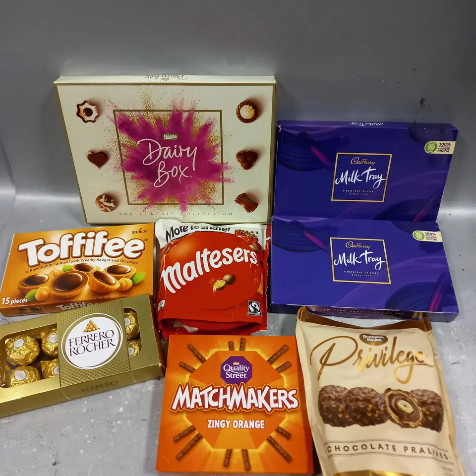 8 X ASSORTED CHOCOLATE PRODUCTS TO INCLUDE MILK TRAY, FERRERO ROCHER, TOFFIFEE ETC 