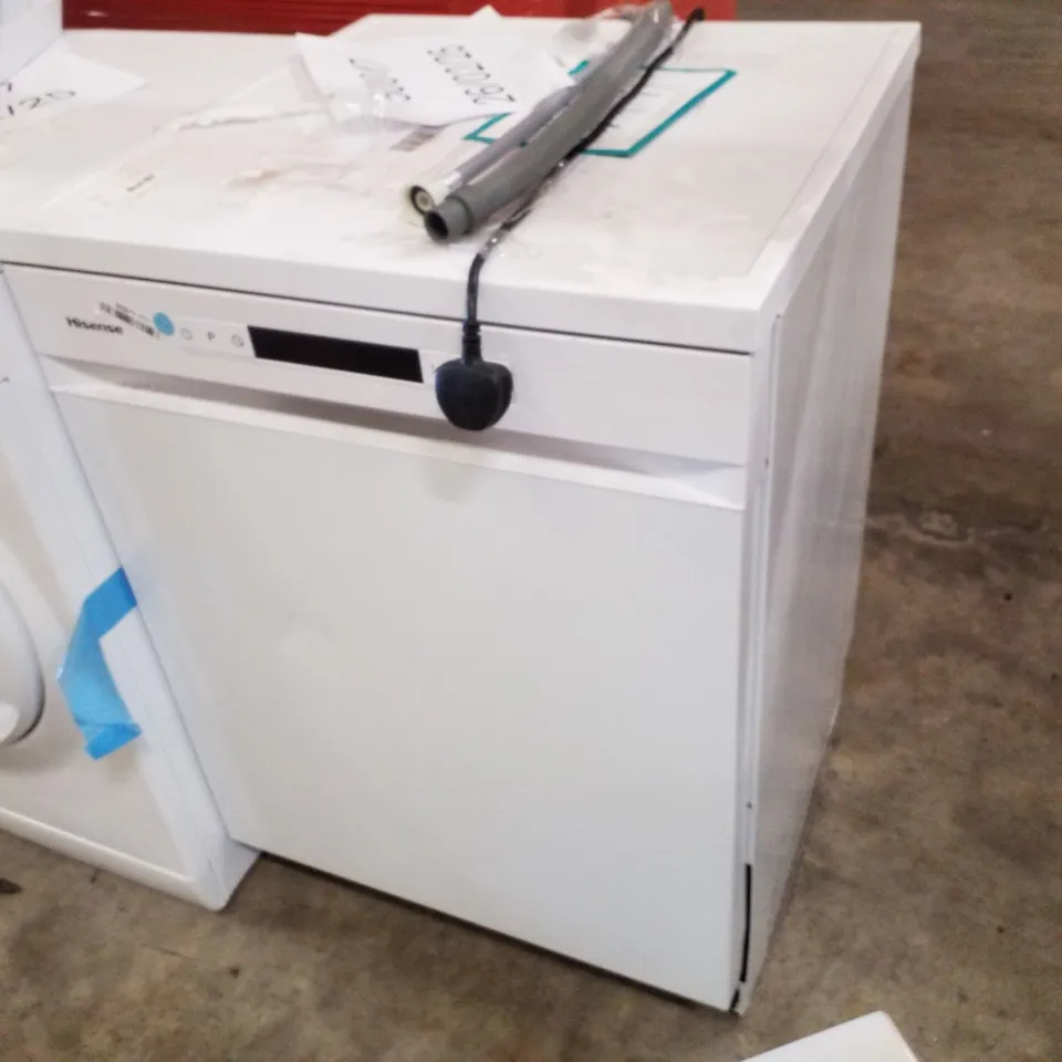 HISENSE HS622E90WUK FREESTANDING STANDARD DISHWASHER WHITE - UNPROCESSED RAW RETURN